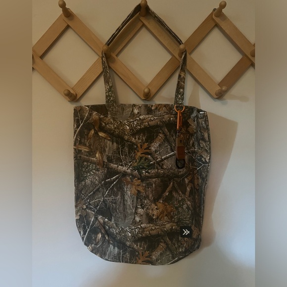 Thread Tote - Picture 1 of 4